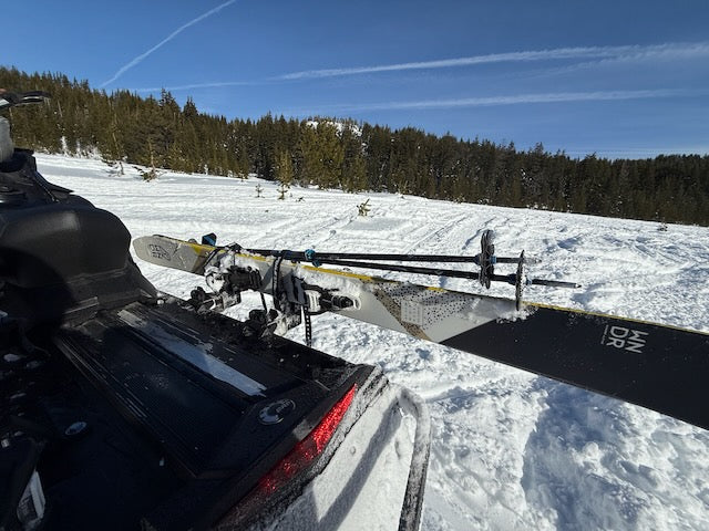 High Desert Hardgoods LinQ compatable Snowboard & Ski Rack holding a pair of skis